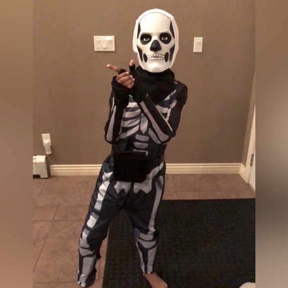 Fortnite Skull Trooper Skeleton Costume - Picture 2 of 2